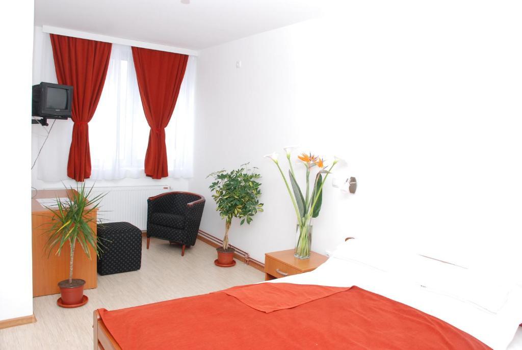 M Garni Hotel Vranje Zimmer foto
